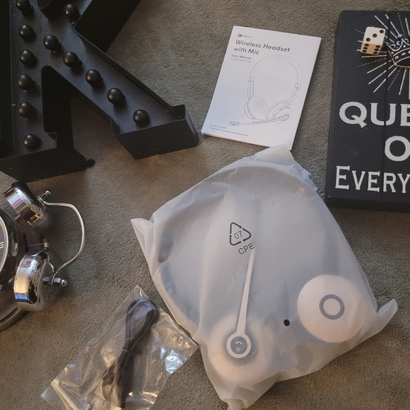 Earbay Wireless Headset - Picture 5 of 6